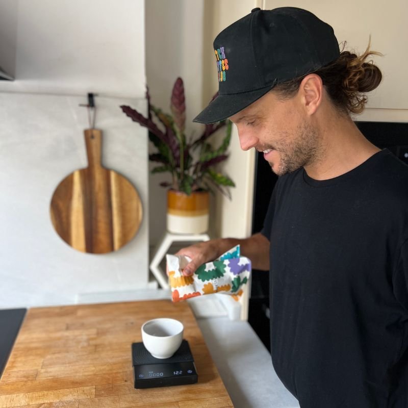 TomusingaTimemoreBlackMirrorCoffeeScale Timemore Black Mirror Coffee Scales Review